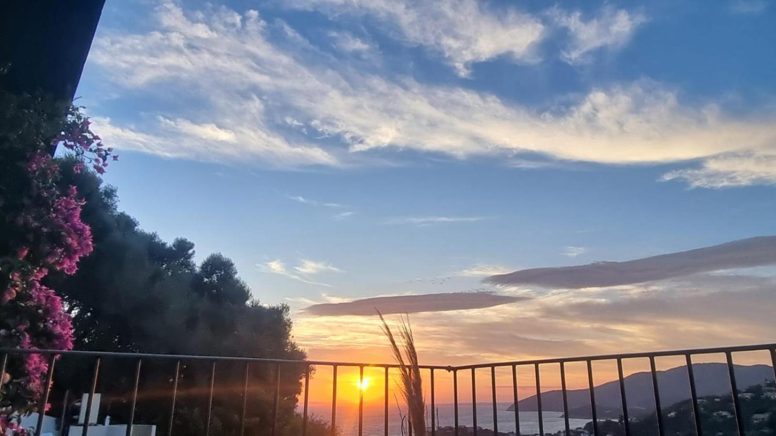 Villetta With Heated Pool And Panoramic View Torre delle Stelle Buitenkant foto